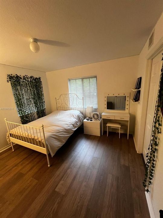 En Venta: $280,000 (2 camas, 2 baños, 1080 Pies cuadrados)