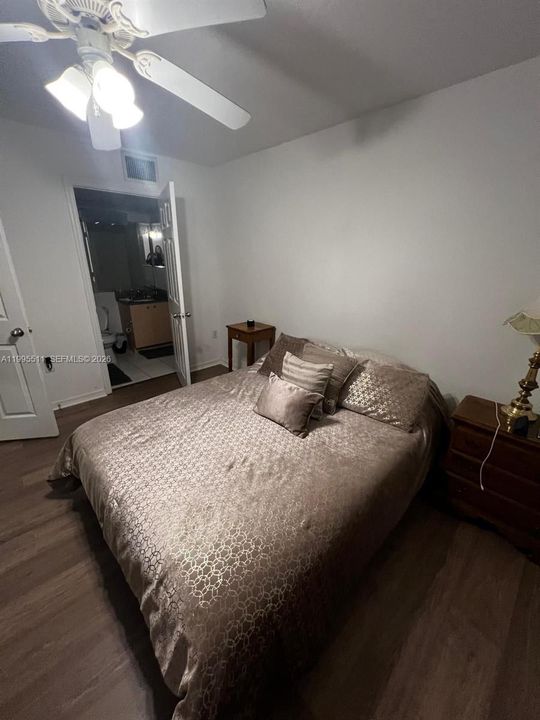 En Venta: $280,000 (2 camas, 2 baños, 1080 Pies cuadrados)