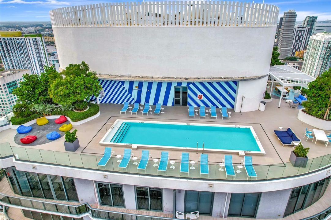 В аренду: $5,800 (2 спален, 2 ванн, 1048 Квадратных фут)