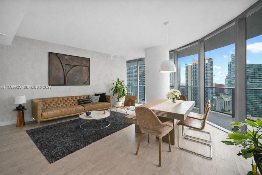 В аренду: $5,800 (2 спален, 2 ванн, 1048 Квадратных фут)