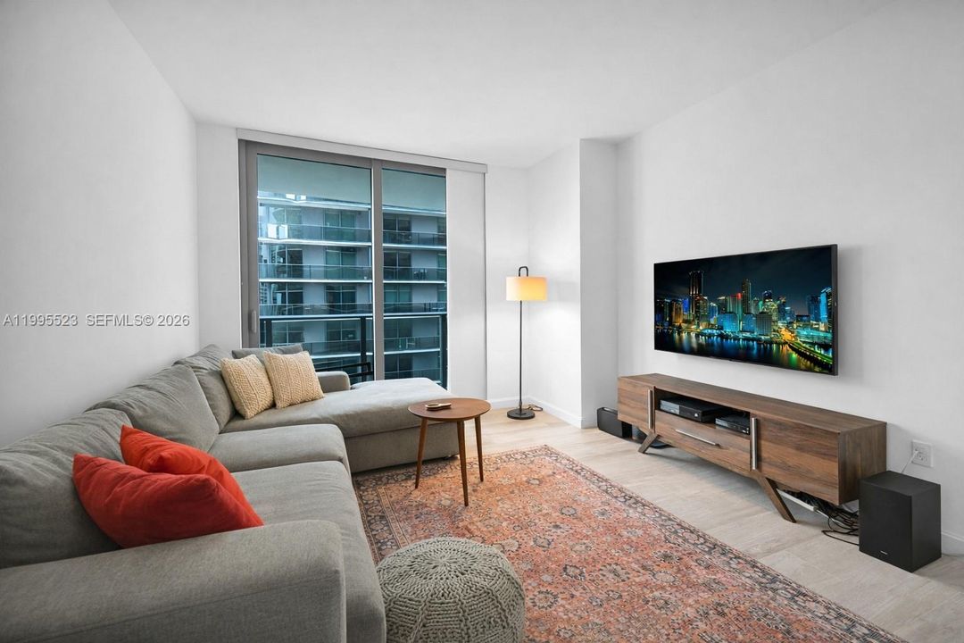 В аренду: $5,800 (2 спален, 2 ванн, 1048 Квадратных фут)