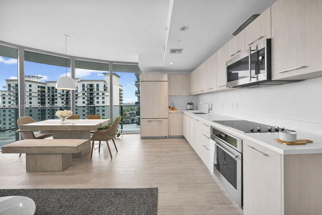 В аренду: $5,800 (2 спален, 2 ванн, 1048 Квадратных фут)