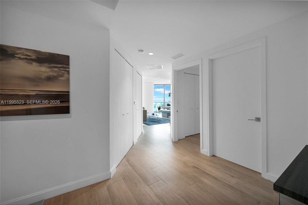 В аренду: $5,800 (2 спален, 2 ванн, 1048 Квадратных фут)