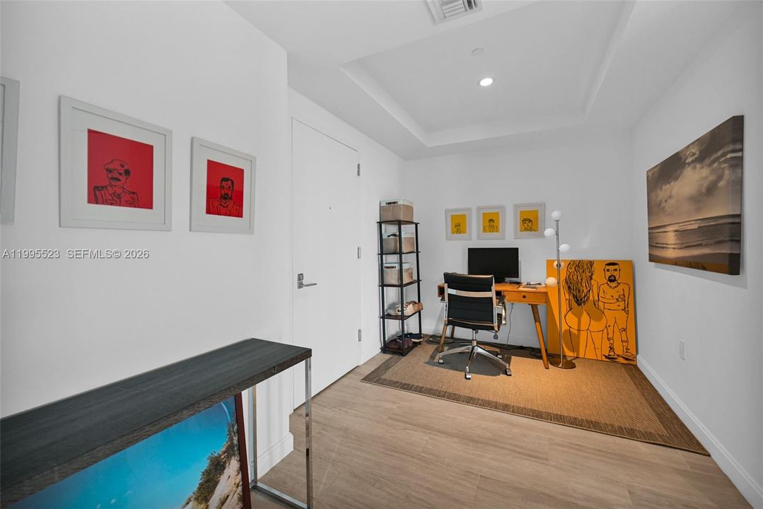 В аренду: $5,800 (2 спален, 2 ванн, 1048 Квадратных фут)