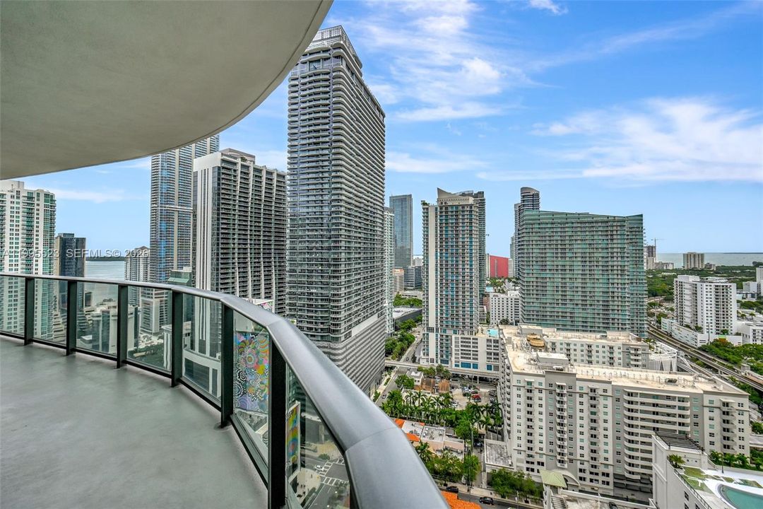 В аренду: $5,800 (2 спален, 2 ванн, 1048 Квадратных фут)