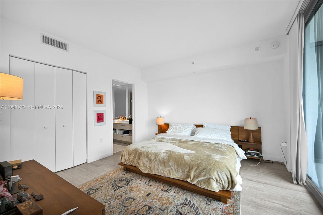 В аренду: $5,800 (2 спален, 2 ванн, 1048 Квадратных фут)