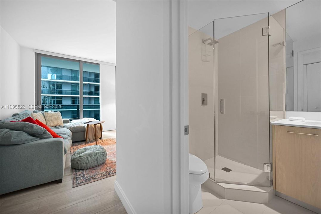 В аренду: $5,800 (2 спален, 2 ванн, 1048 Квадратных фут)