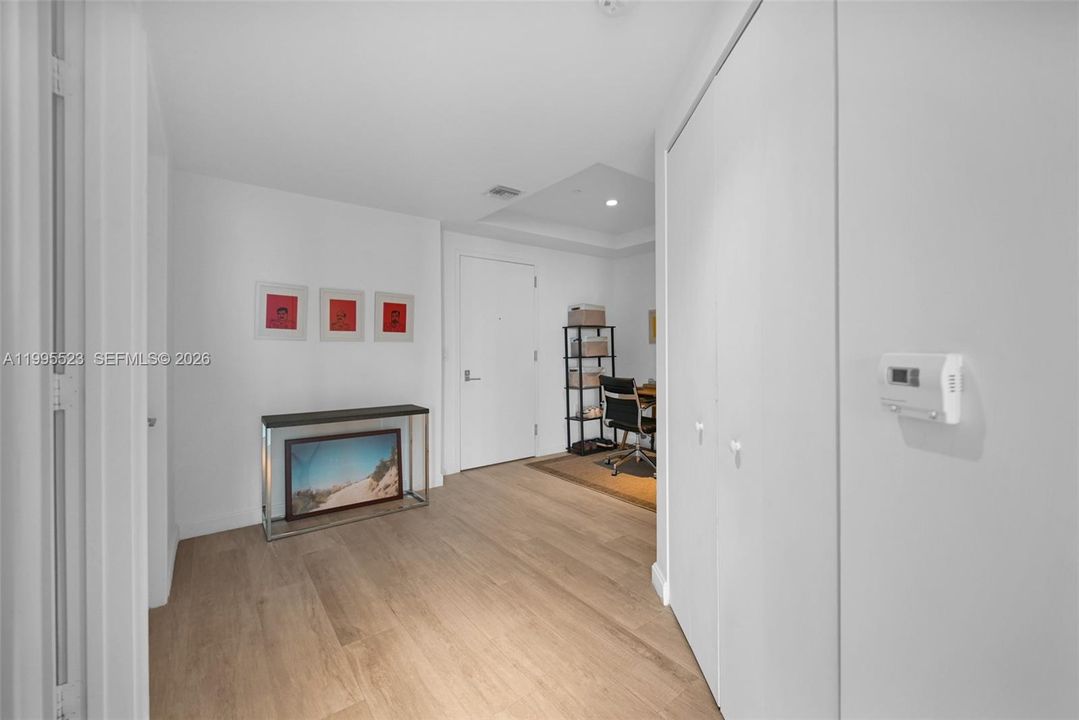 В аренду: $5,800 (2 спален, 2 ванн, 1048 Квадратных фут)