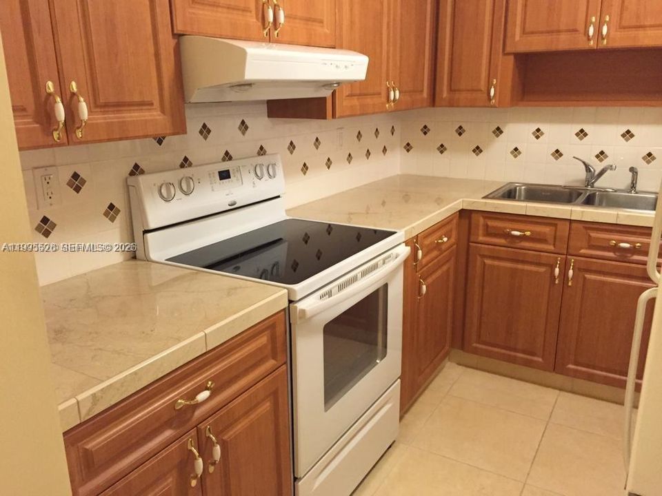 В аренду: $2,180 (1 спален, 1 ванн, 670 Квадратных фут)