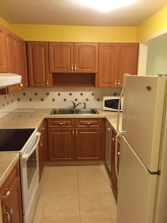 В аренду: $2,180 (1 спален, 1 ванн, 670 Квадратных фут)