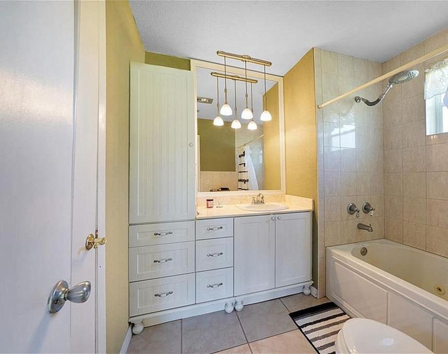 1710 SW 142nd Ave Davie FL-large-024-085