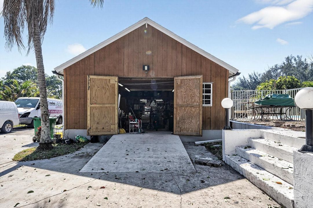 1710 SW 142nd Ave Davie FL-large-011-006