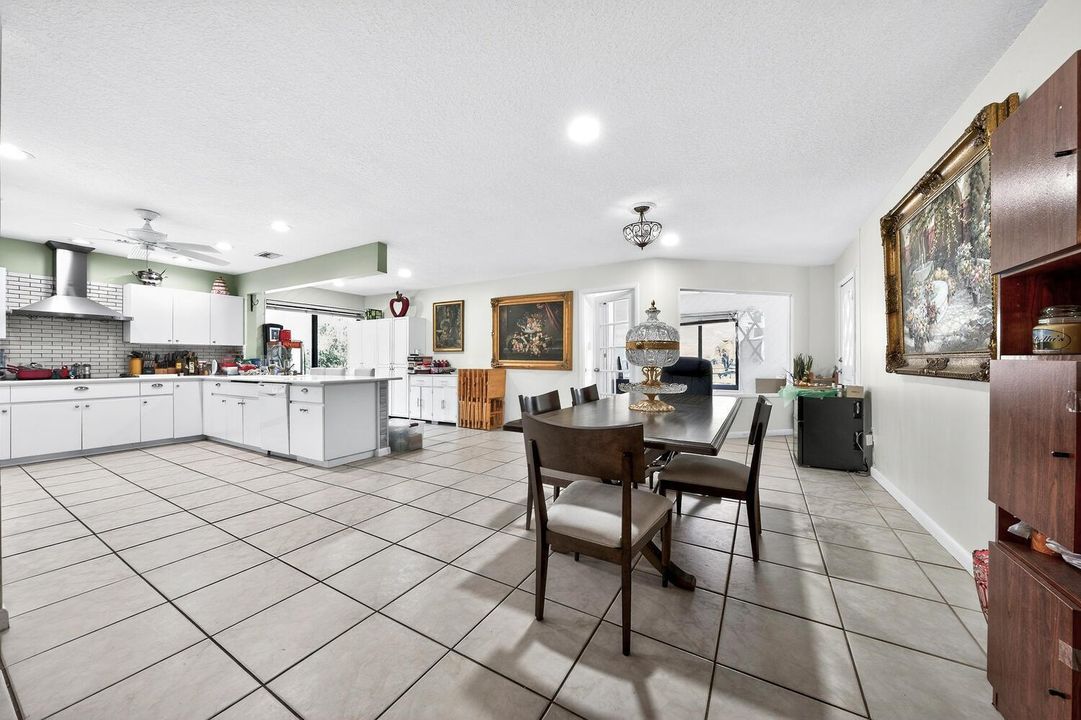 1710 SW 142nd Ave Davie FL-large-014-053