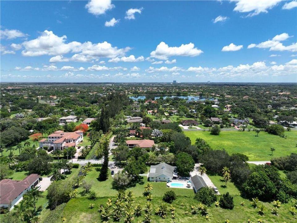 1710 SW 142nd Ave Davie FL-large-077-075