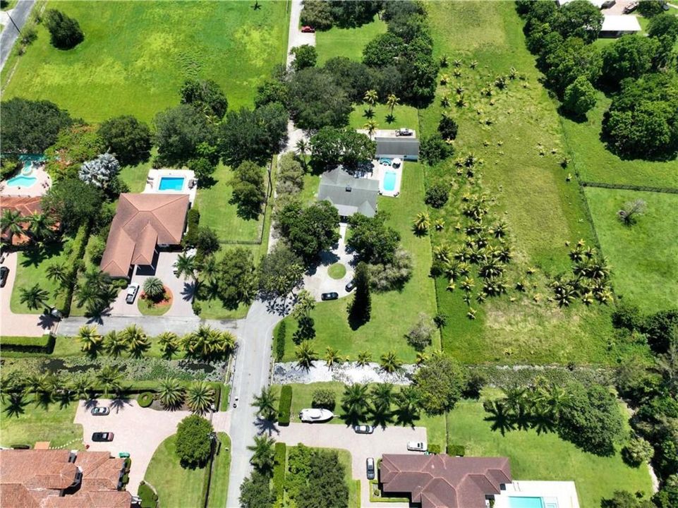 1710 SW 142nd Ave Davie FL-large-081-074