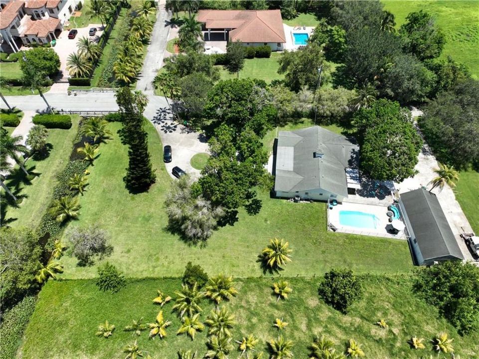 1710 SW 142nd Ave Davie FL-large-075-082