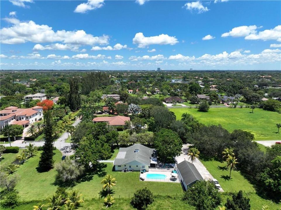 1710 SW 142nd Ave Davie FL-large-040-079
