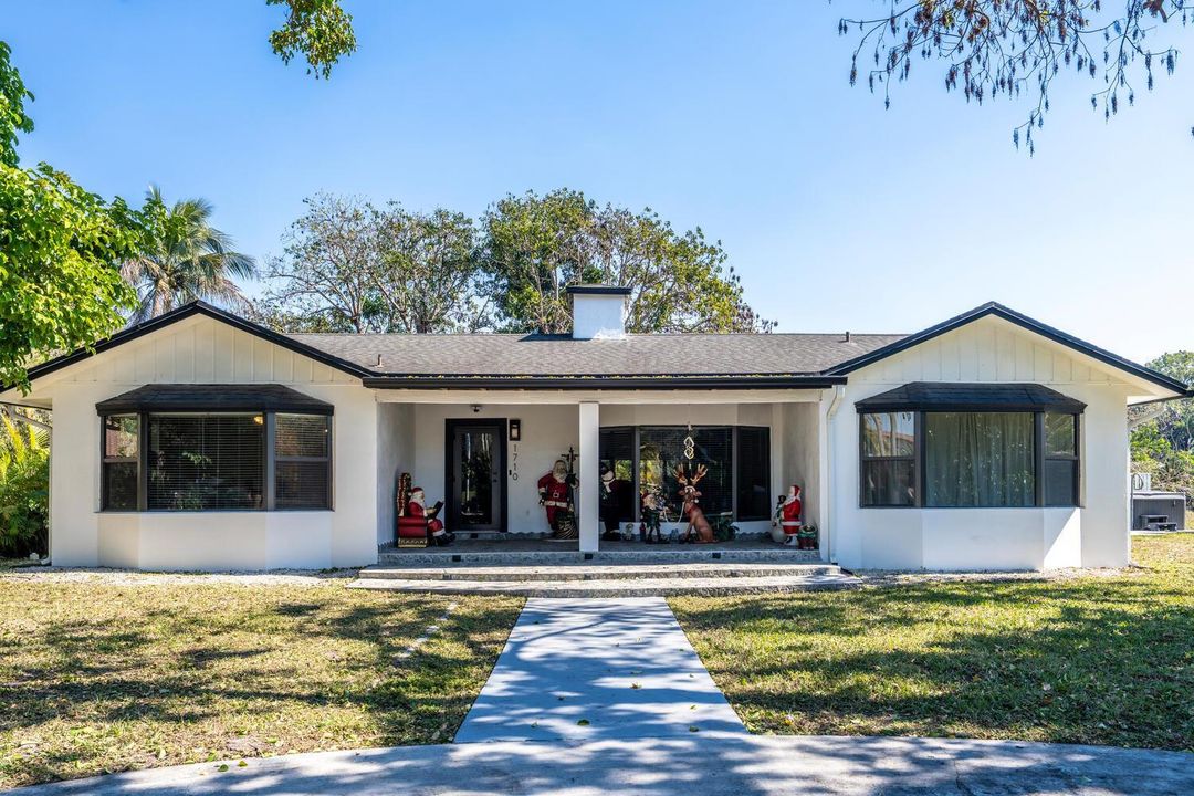 1710 SW 142nd Ave Davie FL-large-044-042