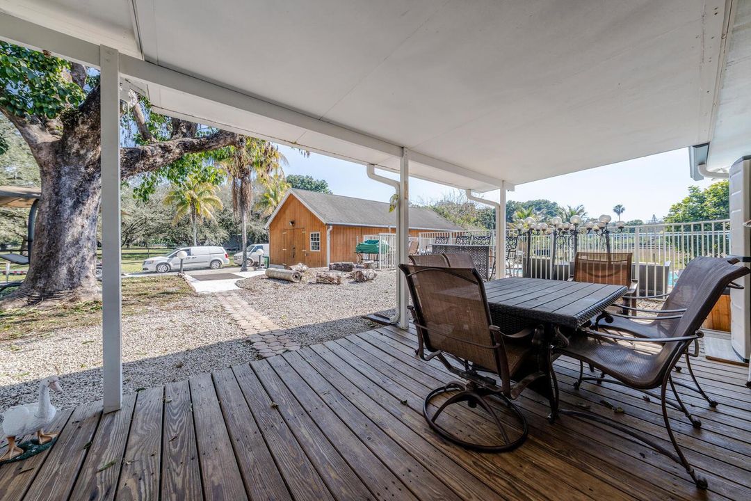 1710 SW 142nd Ave Davie FL-large-057-067