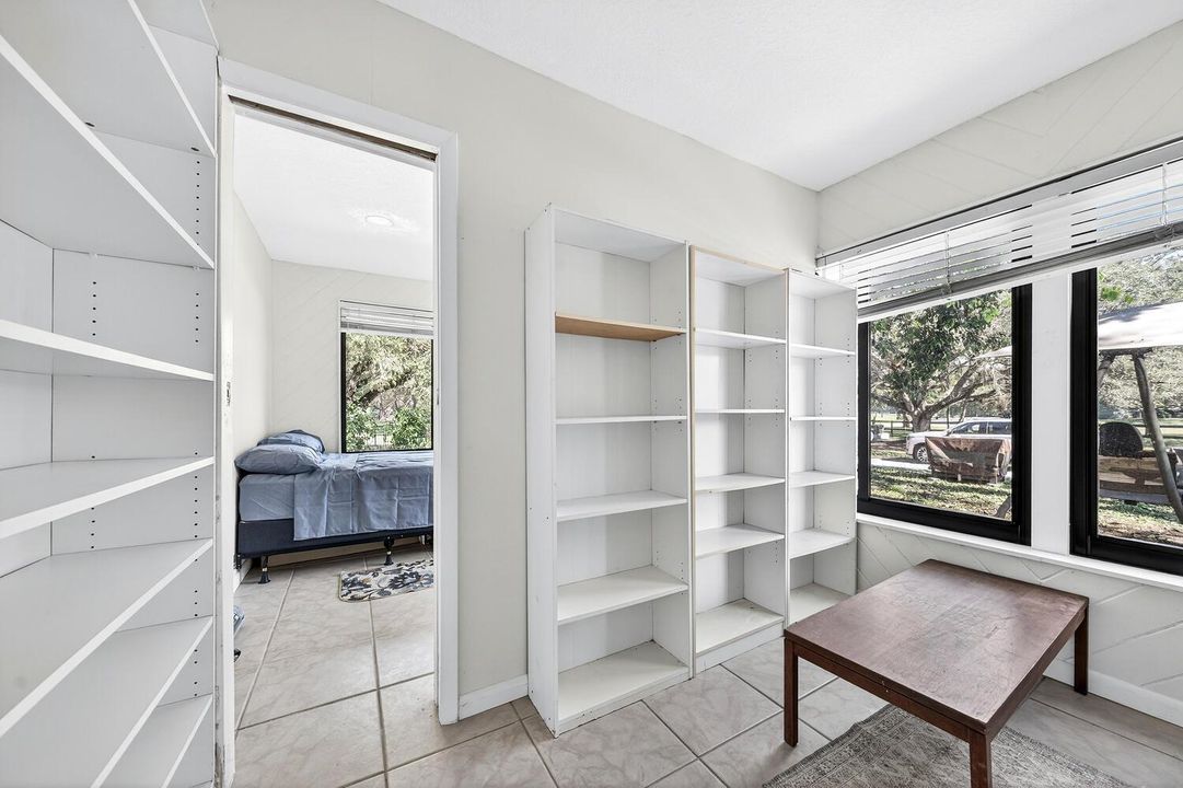 1710 SW 142nd Ave Davie FL-large-010-063