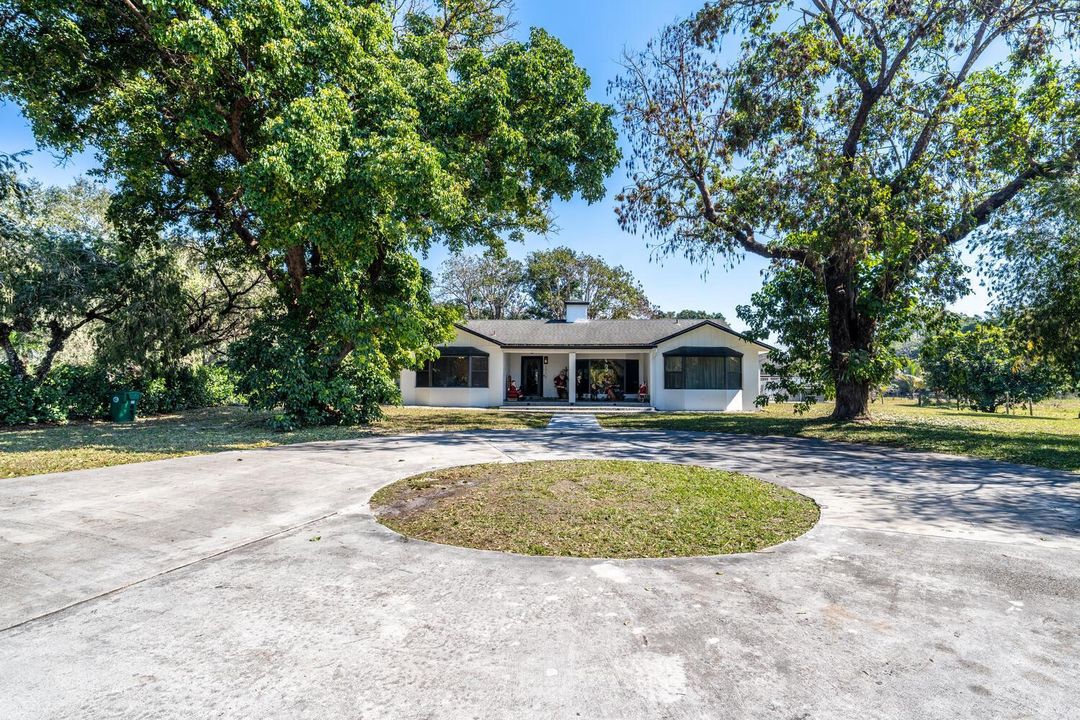 1710 SW 142nd Ave Davie FL-large-038-051