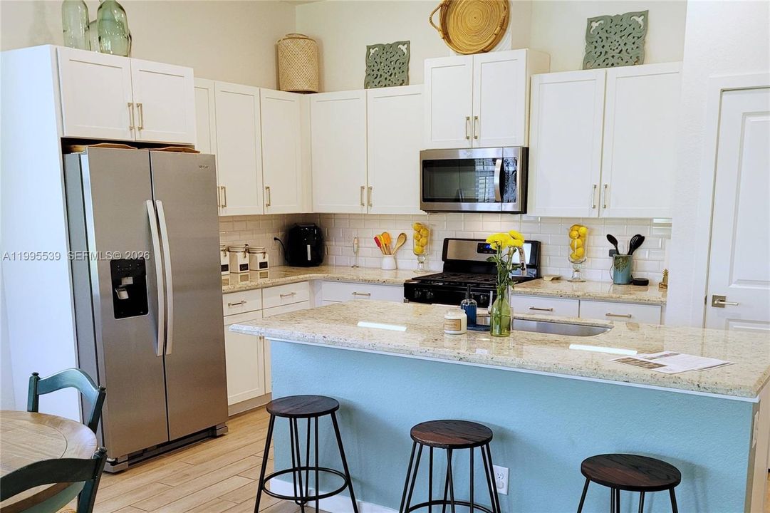 Active With Contract: $3,500 (3 beds, 2 baths, 1854 Square Feet)