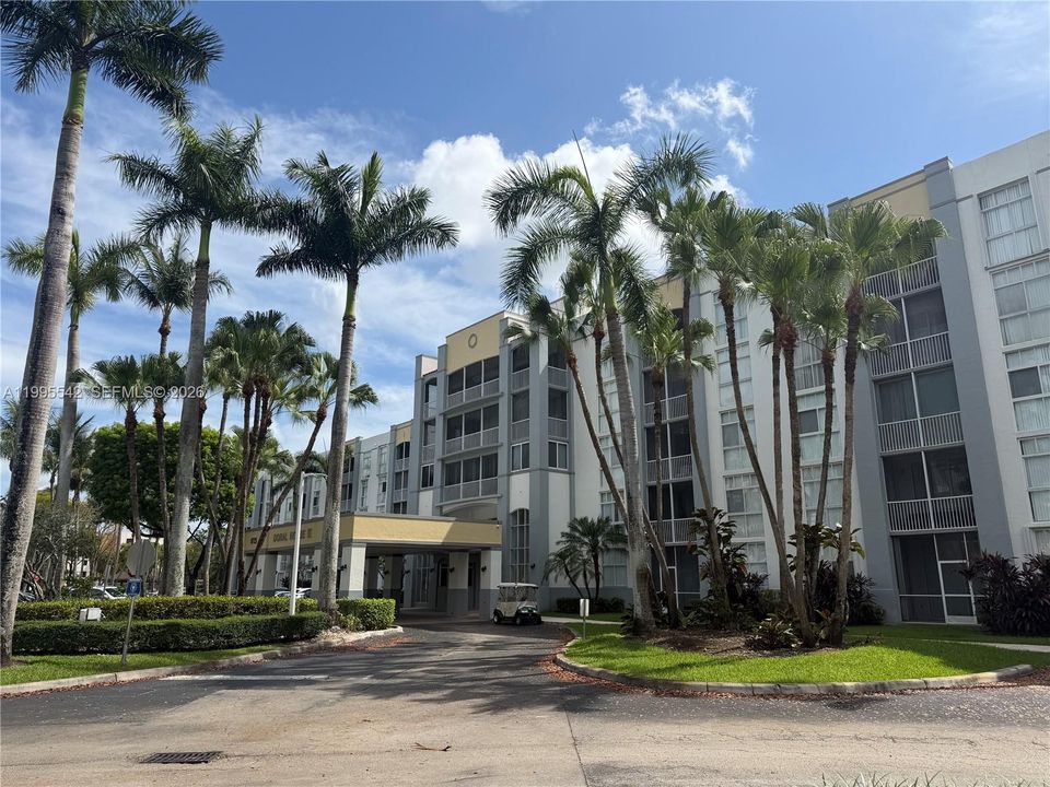 Recently Sold: $355,000 (2 beds, 2 baths, 1130 Square Feet)
