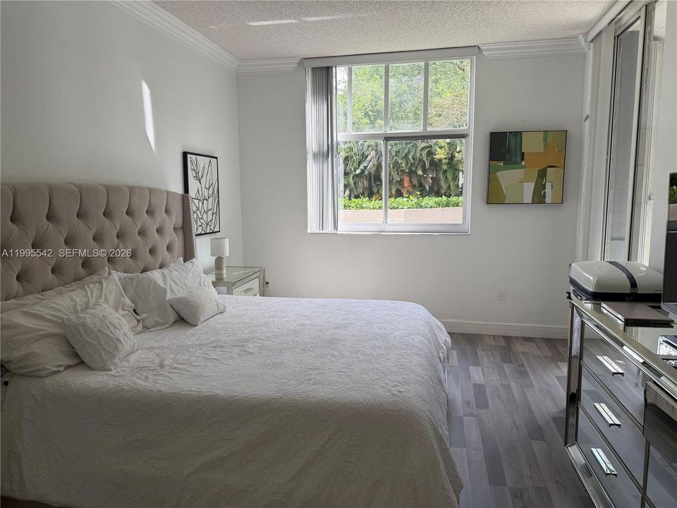 Recently Sold: $355,000 (2 beds, 2 baths, 1130 Square Feet)