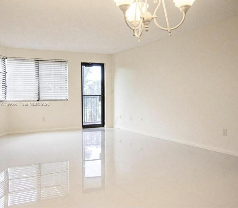 Active With Contract: $200,000 (1 beds, 1 baths, 1100 Square Feet)