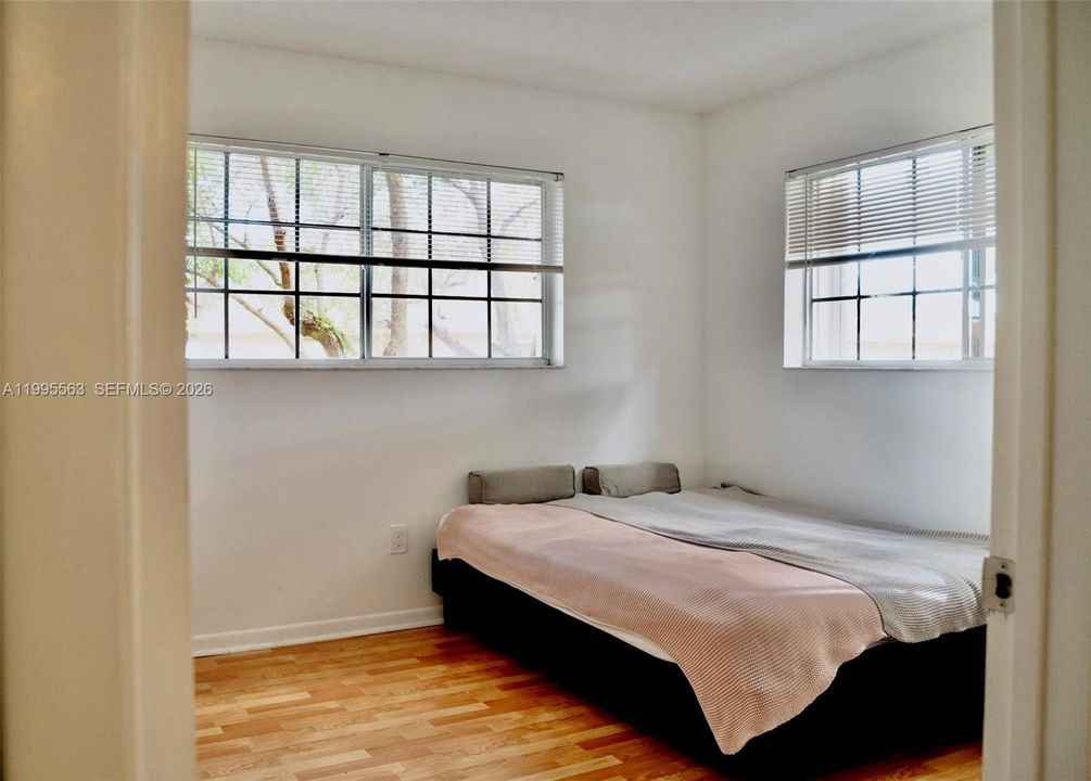 For Rent: $2,100 (2 beds, 2 baths, 1037 Square Feet)