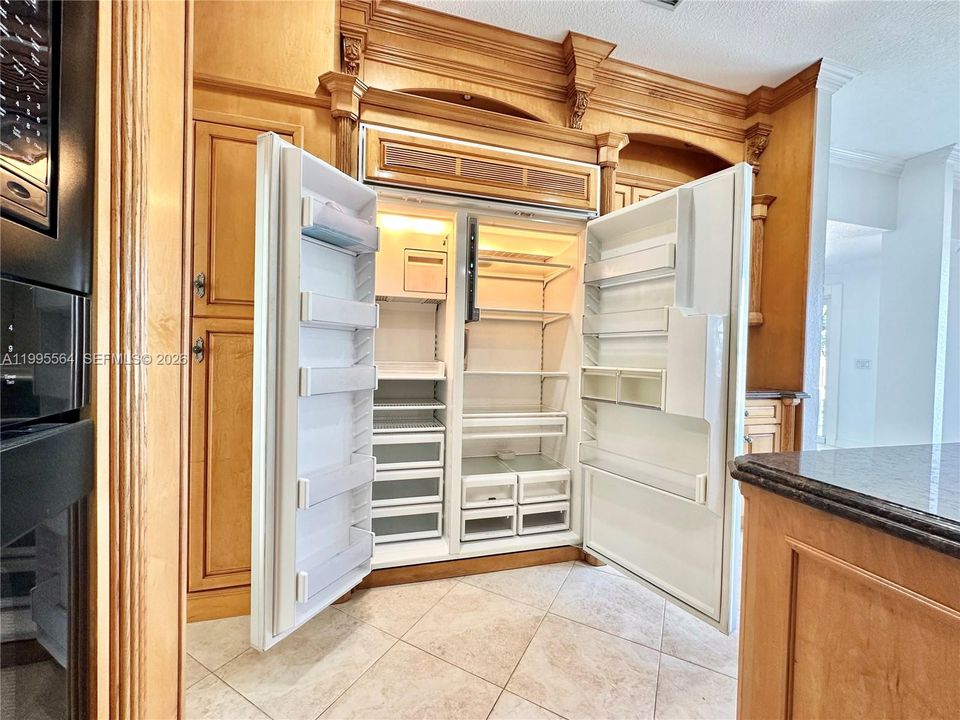 В аренду: $9,000 (5 спален, 4 ванн, 3632 Квадратных фут)