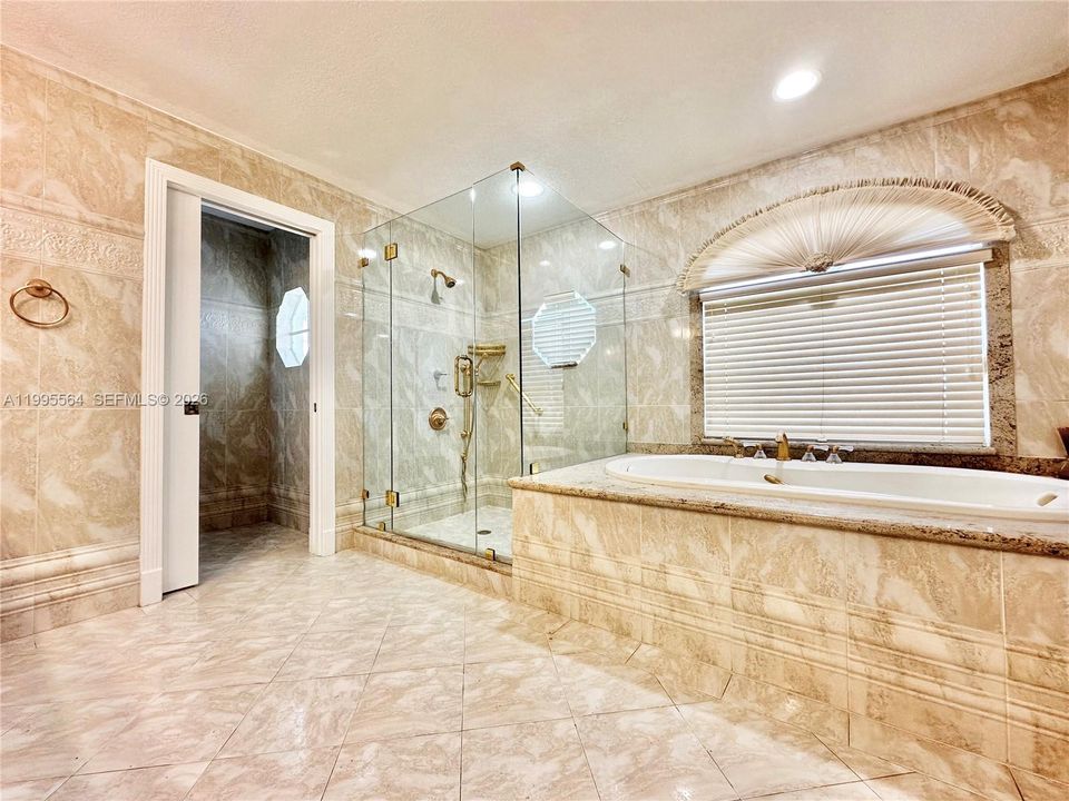 В аренду: $9,000 (5 спален, 4 ванн, 3632 Квадратных фут)