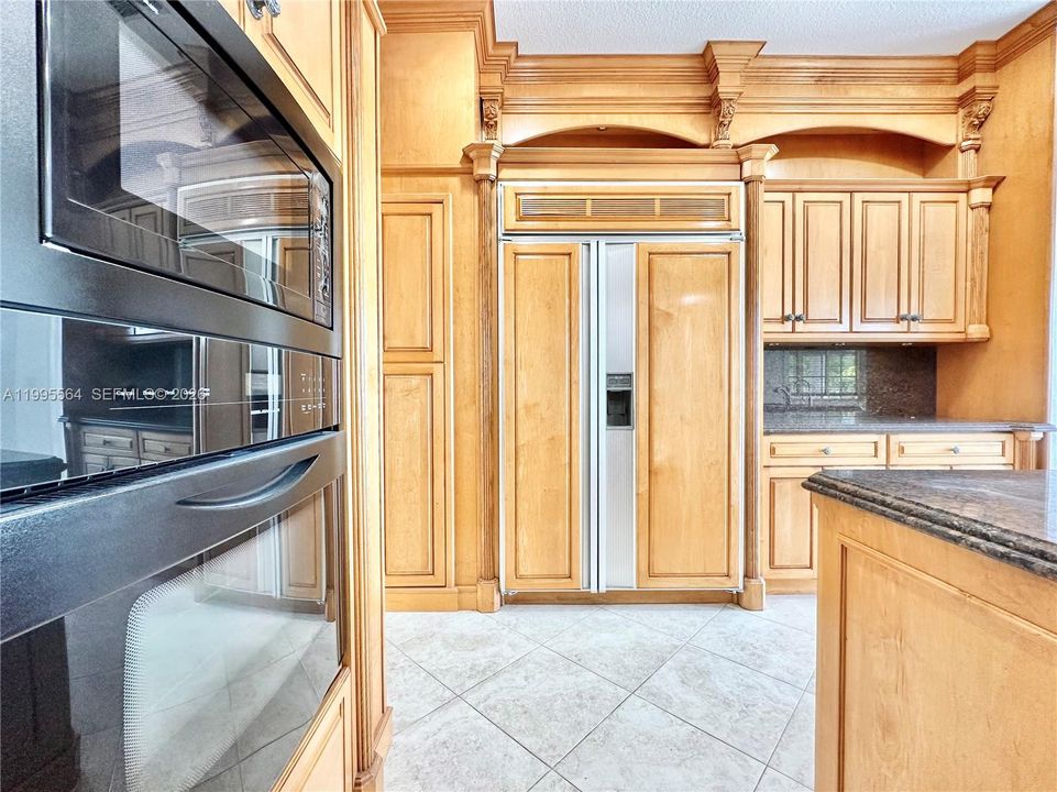 В аренду: $9,000 (5 спален, 4 ванн, 3632 Квадратных фут)