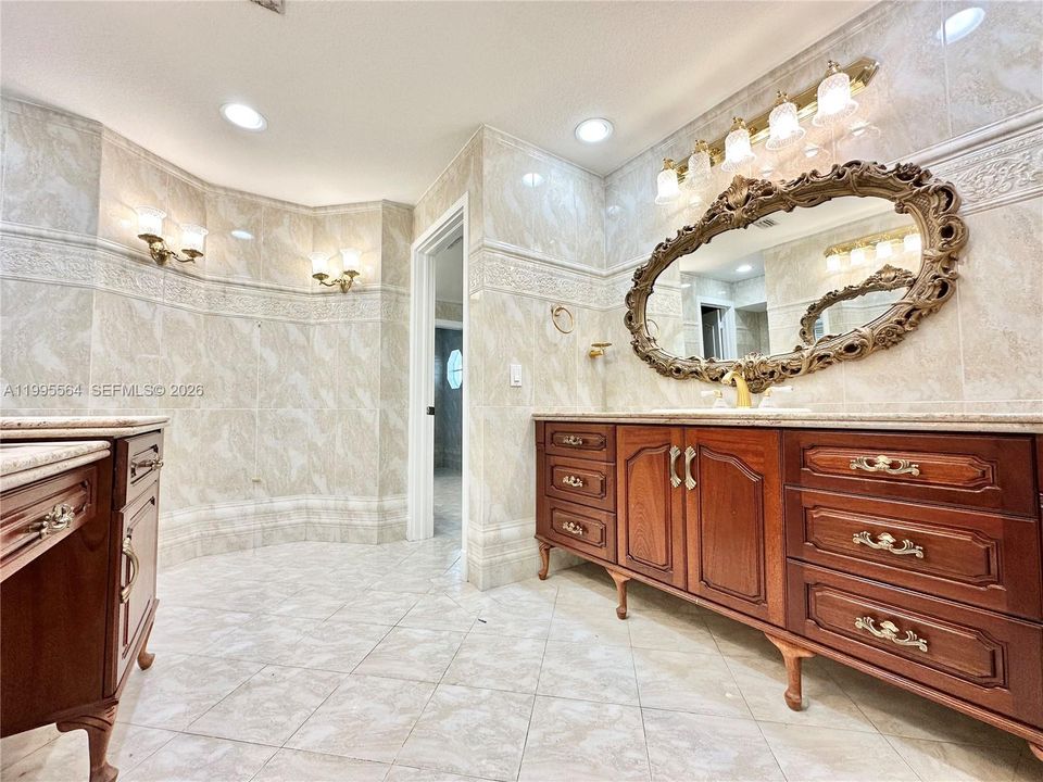 В аренду: $9,000 (5 спален, 4 ванн, 3632 Квадратных фут)