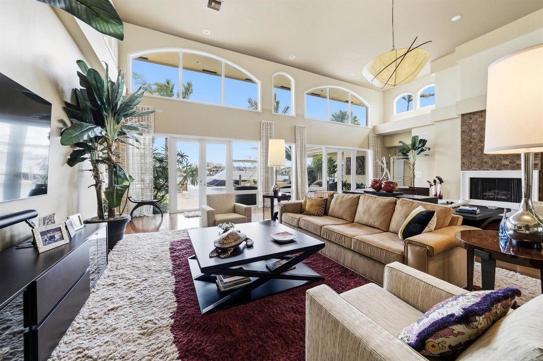 3 Isla Bahia Dr Fort-print-053-061-Livin