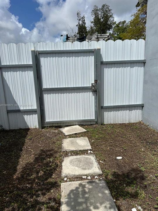 For Rent: $1,700 (1 beds, 1 baths, 0 Square Feet)