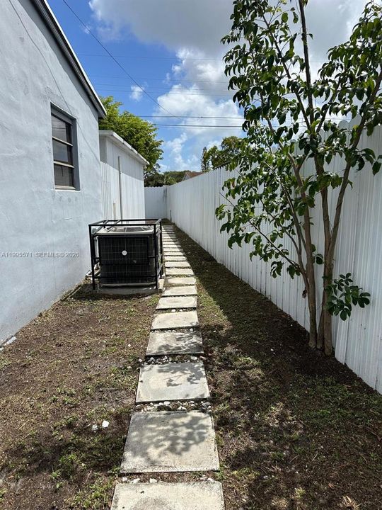 For Rent: $1,700 (1 beds, 1 baths, 0 Square Feet)