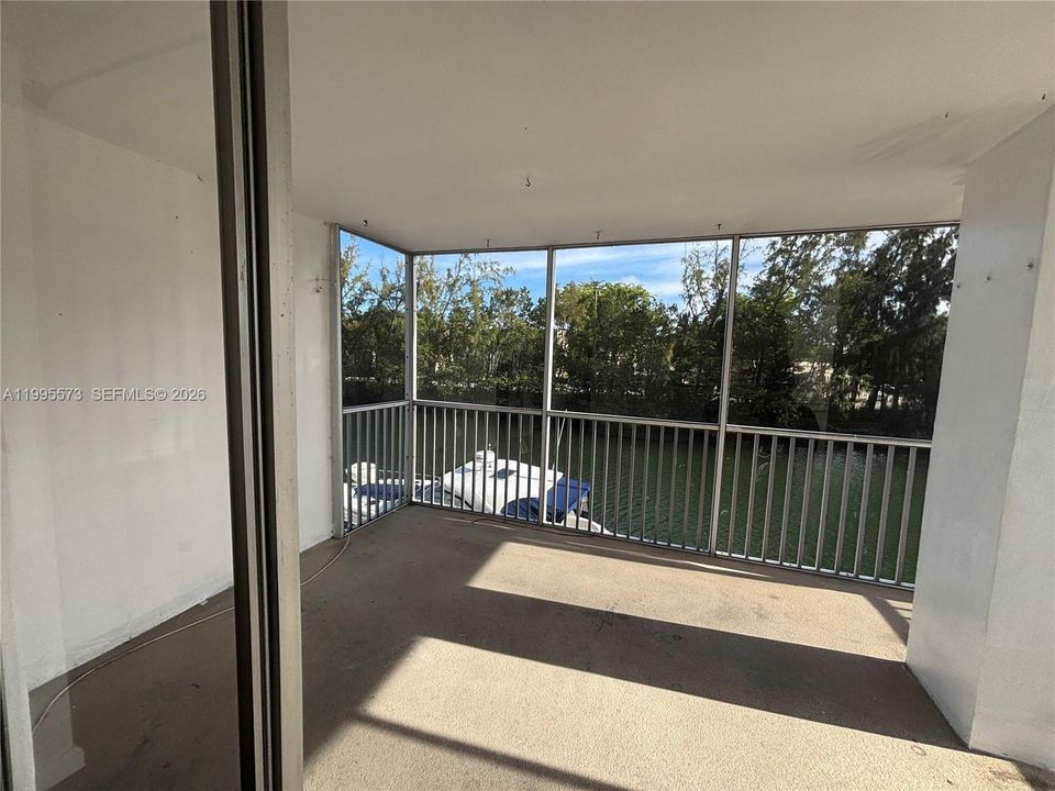 Activo con contrato: $209,000 (2 camas, 2 baños, 1083 Pies cuadrados)