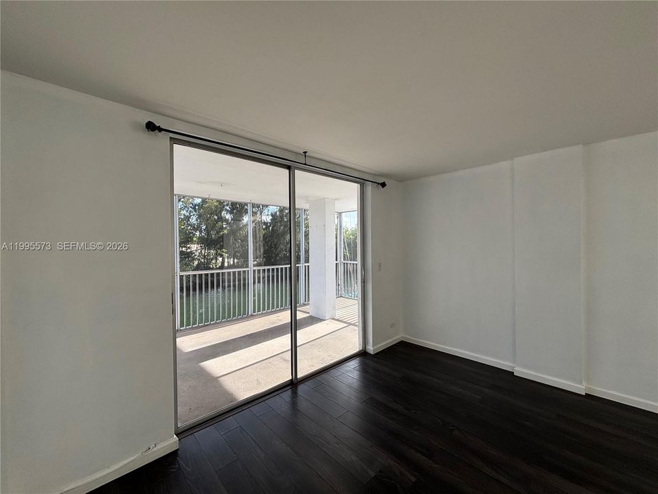 Activo con contrato: $209,000 (2 camas, 2 baños, 1083 Pies cuadrados)