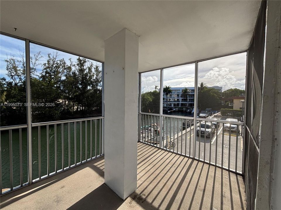 Activo con contrato: $209,000 (2 camas, 2 baños, 1083 Pies cuadrados)