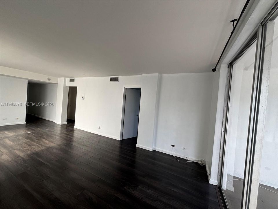 Activo con contrato: $209,000 (2 camas, 2 baños, 1083 Pies cuadrados)