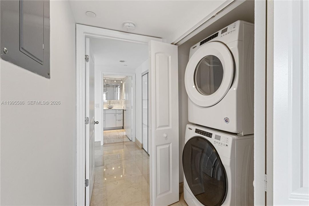 For Sale: $789,000 (3 beds, 2 baths, 1551 Square Feet)