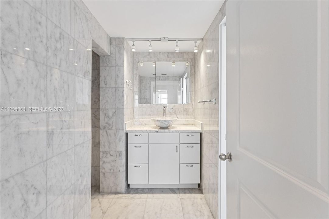 For Sale: $789,000 (3 beds, 2 baths, 1551 Square Feet)
