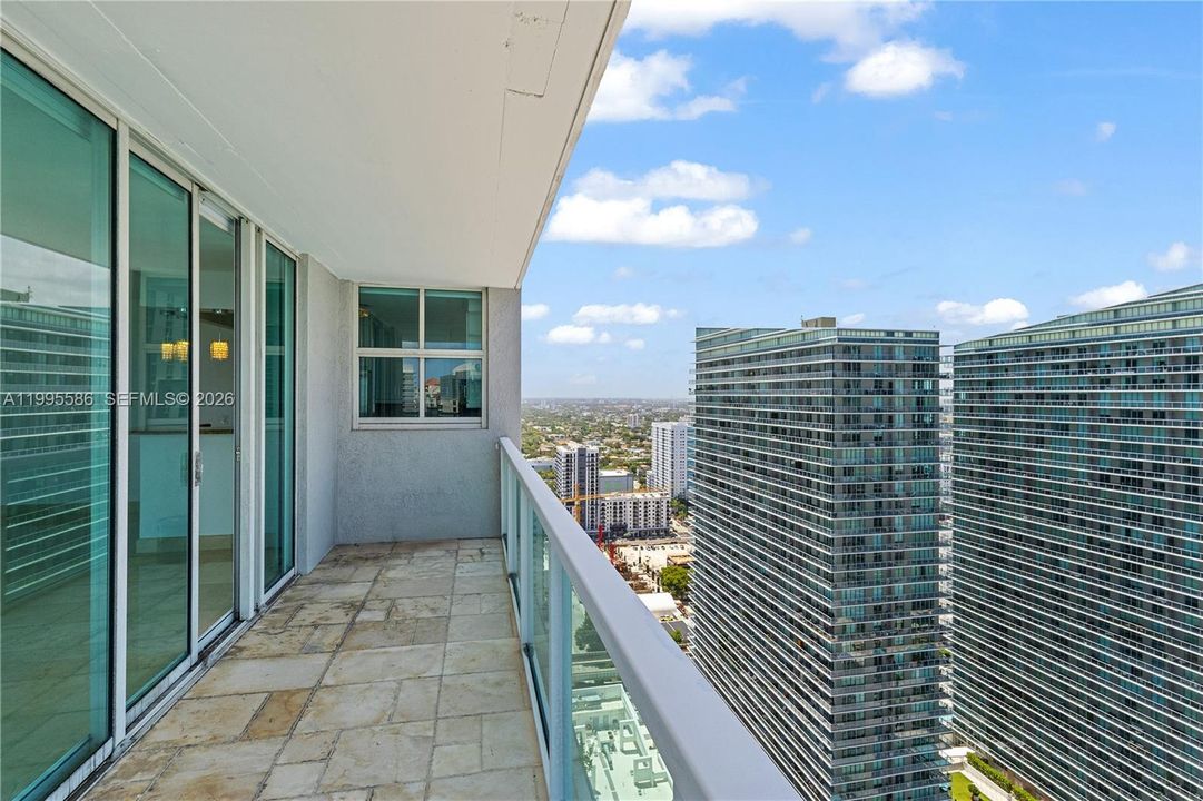For Sale: $789,000 (3 beds, 2 baths, 1551 Square Feet)