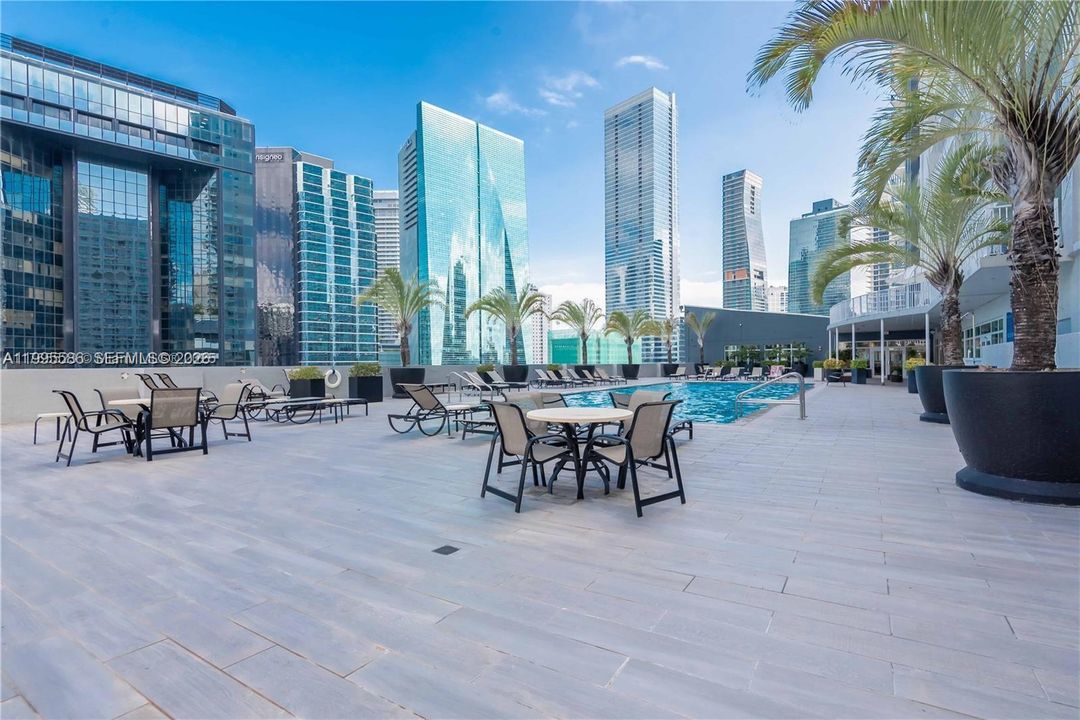 For Sale: $789,000 (3 beds, 2 baths, 1551 Square Feet)
