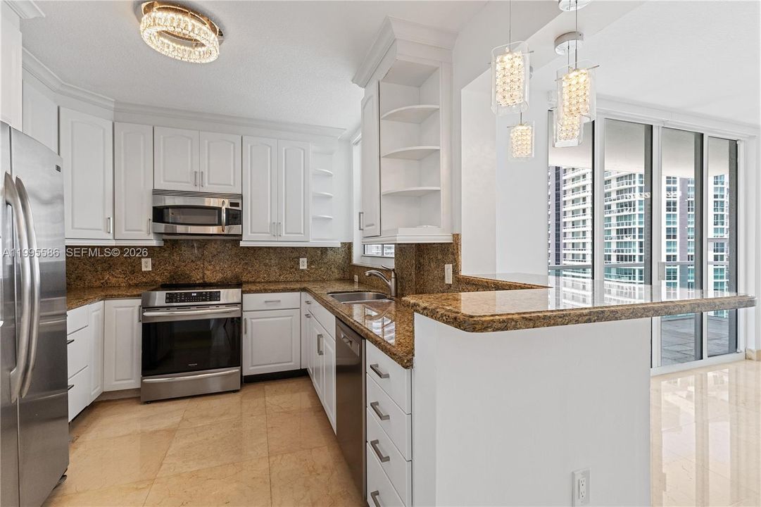 For Sale: $789,000 (3 beds, 2 baths, 1551 Square Feet)