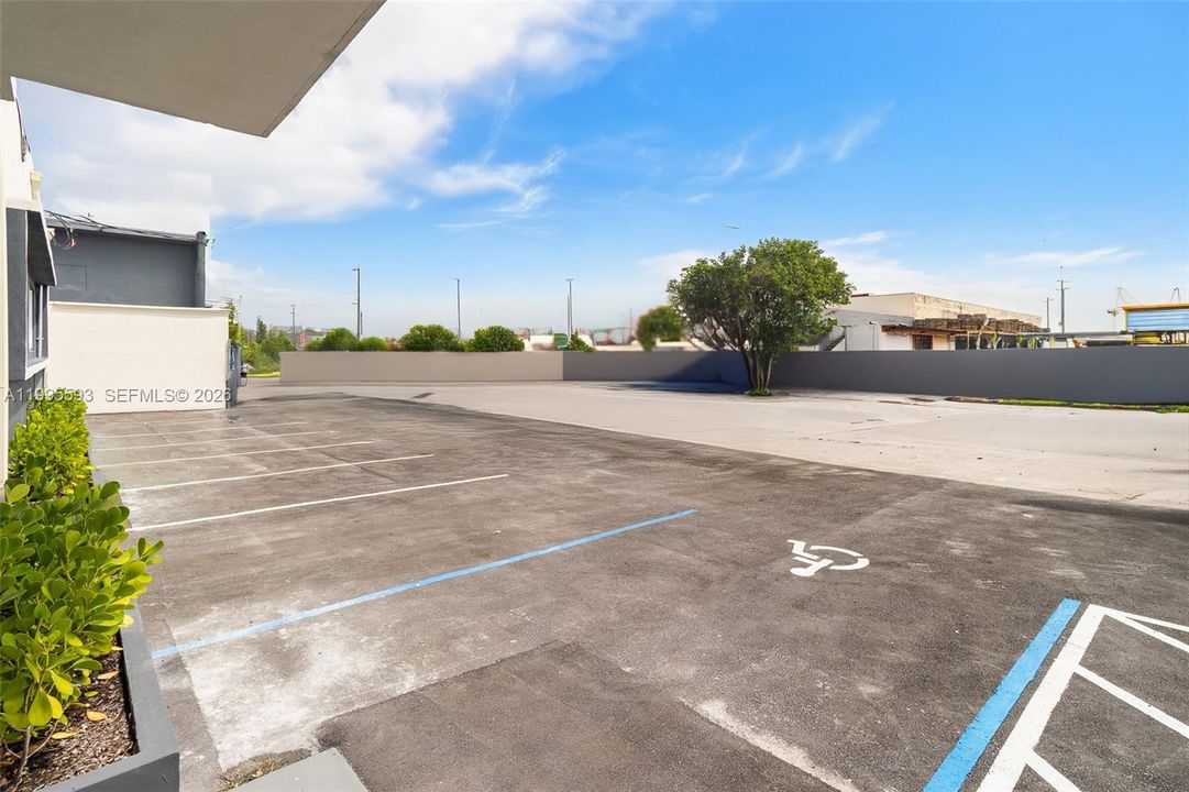 В аренду: $17 (0 спален, 0 ванн, 0 Квадратных фут)