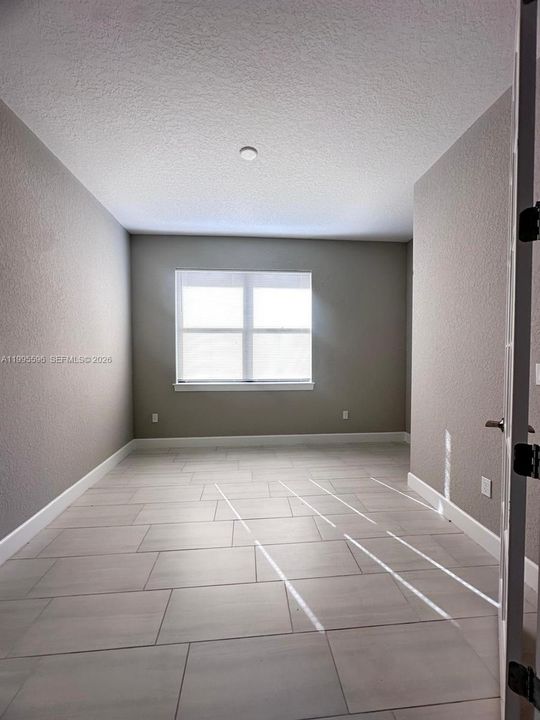 В аренду: $2,550 (2 спален, 2 ванн, 1577 Квадратных фут)