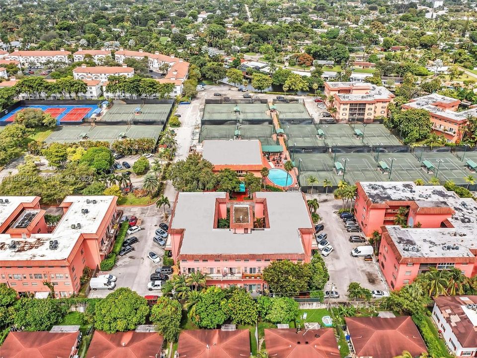 For Sale: $195,000 (2 beds, 1 baths, 1056 Square Feet)