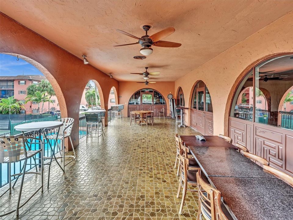 For Sale: $195,000 (2 beds, 1 baths, 1056 Square Feet)